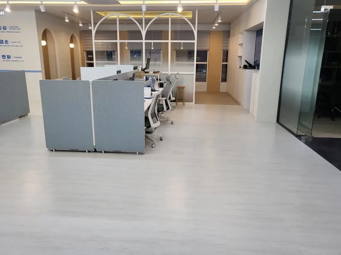 아산시 권곡동 사업장 복도·대기 동선 야간 위생청소 사례 - 행진크린