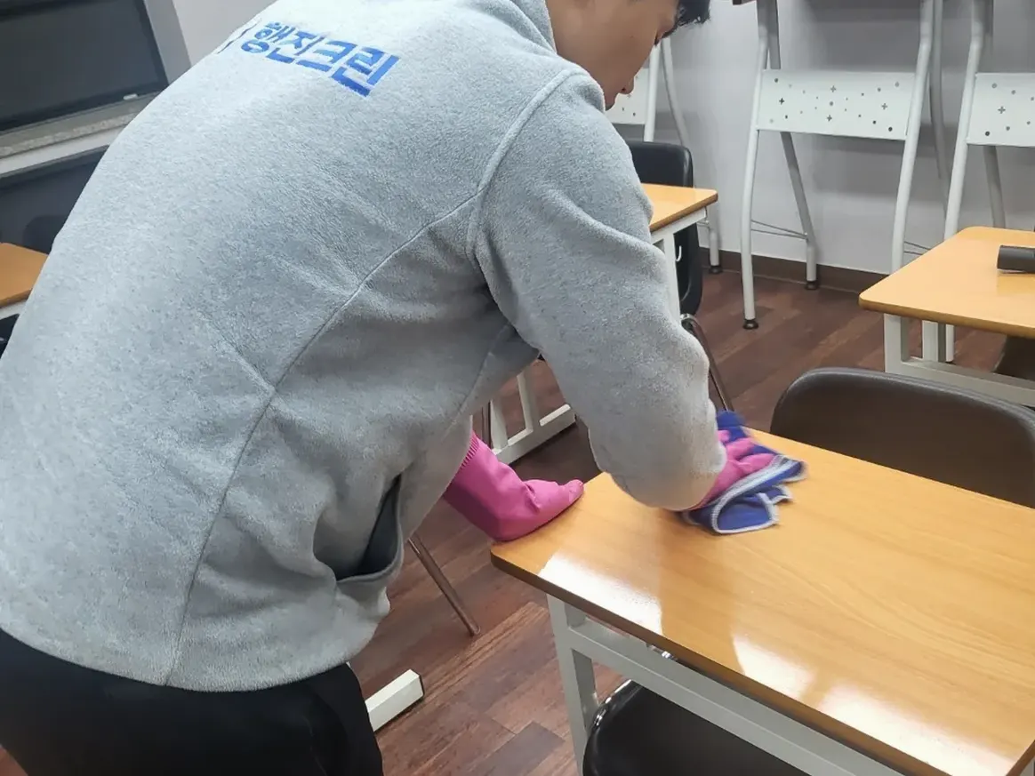보령시 남포면 유치원 책걸상 교실 위생청소 사례 - 행진크린