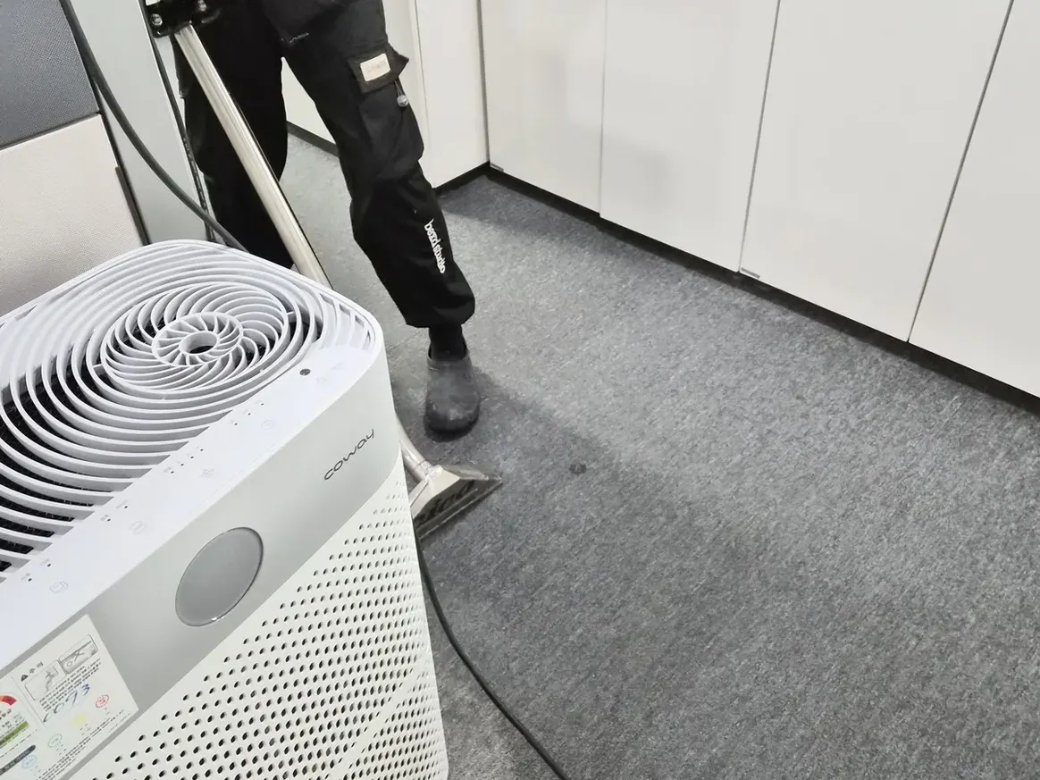 천안시 서북구 성환읍 사업장 로비·복도 카페트 바닥 위생청소 사례 - 행진크린